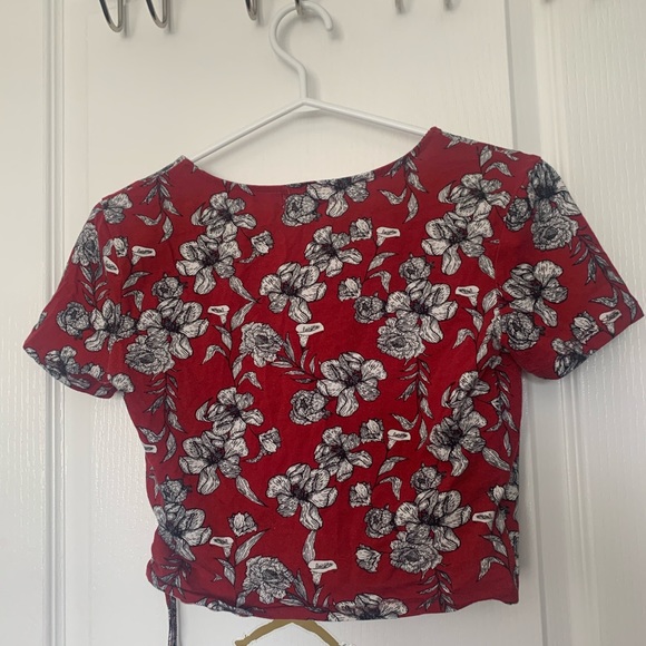 Floral Crop Top - Picture 4 of 4